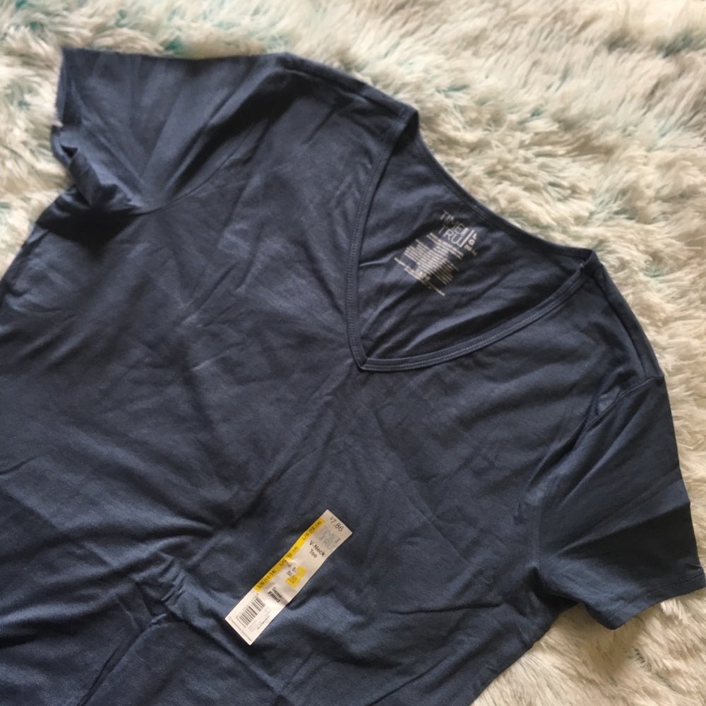 Classic Blue V-Neck Tee-Shirt NWT - Picture 2 of 3